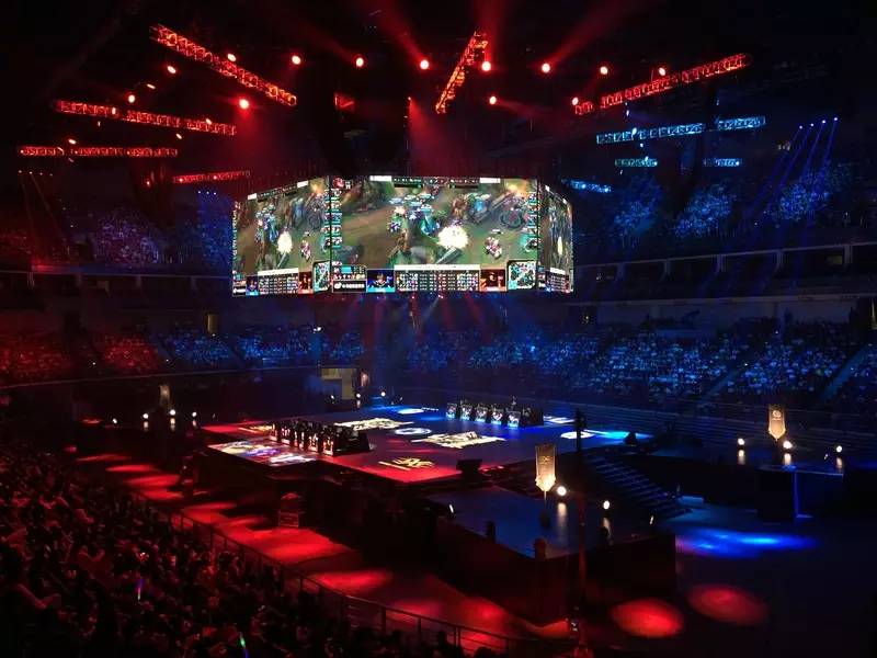 sasi Rambo 完美地击败了 Anyone's Legend ，在 16 分钟时处于劣势，落后 1w。 LGD Gaming 击溃并赢得了第一场比赛