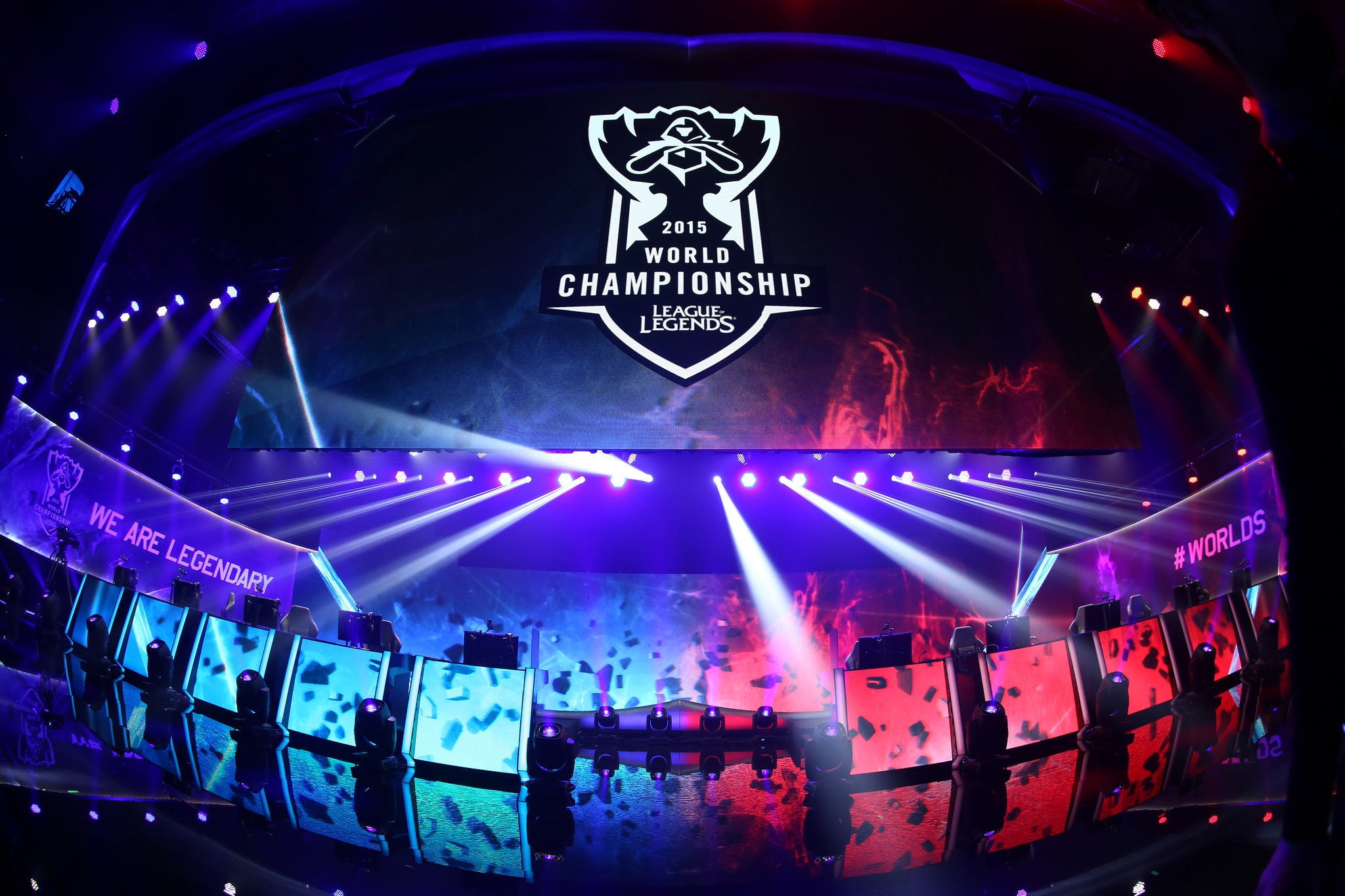 NAVI 击败 Apeks ，Liquid 战胜 BBL Esports 在 VCT 2025： EMEA 第一阶段