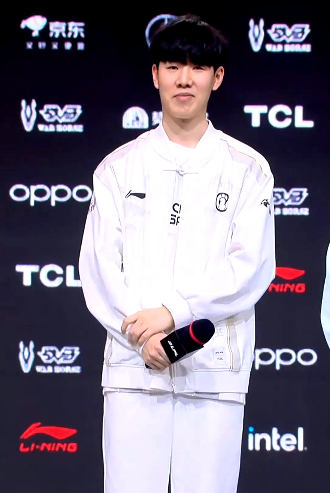 Ghost ：决赛前夜训练不顺BeryL直接走了，第二天还是夺冠了