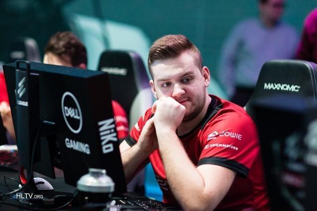 这比回头看更好，直接称其为失败！ Team WE 的中路和打野诗人是休息前后两个不同的队伍，而 LGD Gaming 取得了赛点